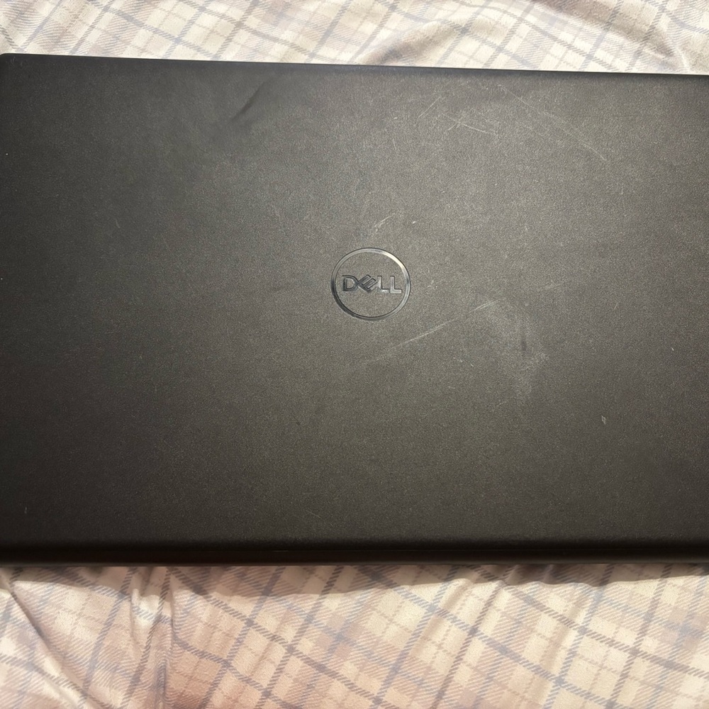 Dell Inspiron 15 3510 15.6" Intel Pentium Silver N5030 CPU @ 1.10GHz w/charger